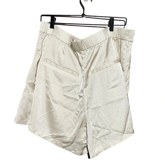 NWOT Abercrombie & Fitch‎ Champagne Shorts rn 75654 ca 50316 Size XL - Picture 2 of 6